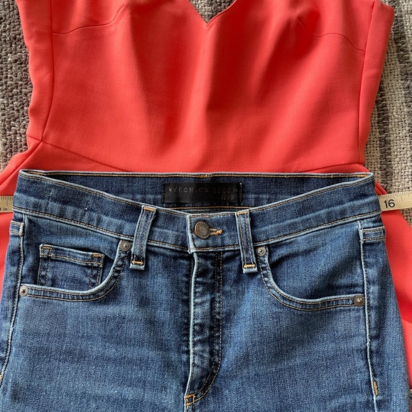 Coral Fun, flirty Alice and Olivia dress - Picture 5 of 6